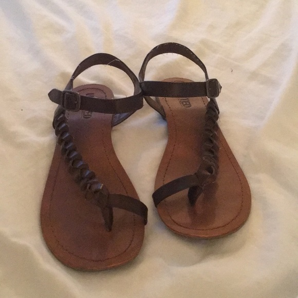 unlisted sandals kenneth cole